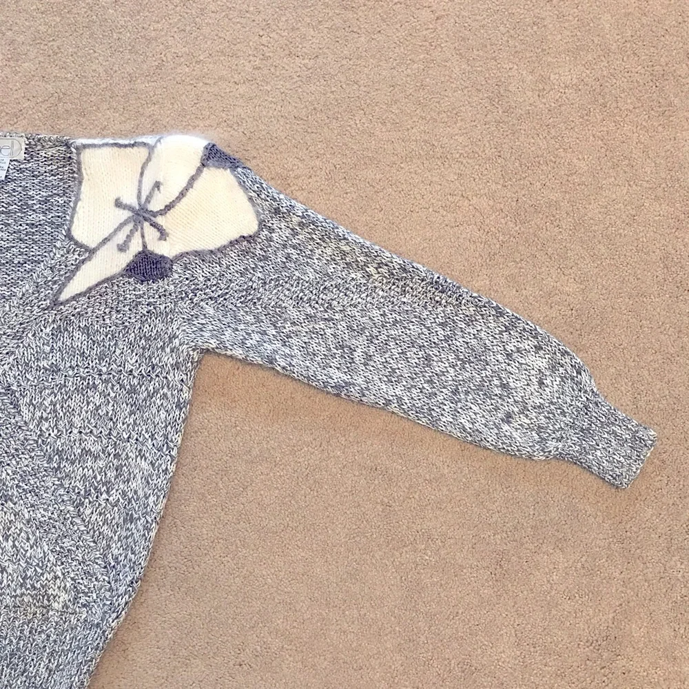 Vintage 80s Nannell Sweater Womens Small Grey White V Neck Angora Hand Knit - Picture 4 of 7